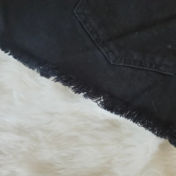 BLACK DENIM HIGH RISE CUTOFF SHORTS - Picture 6 of 7